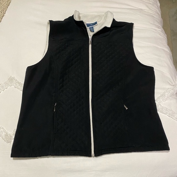 Karen Scott Jackets & Blazers - Karen Scott Sport Black Quilted and White Fleece Reversible Vest XL